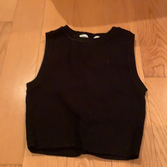 Size small Zara. Comes with a red and white shirt as well as a black one - Picture 2 of 8